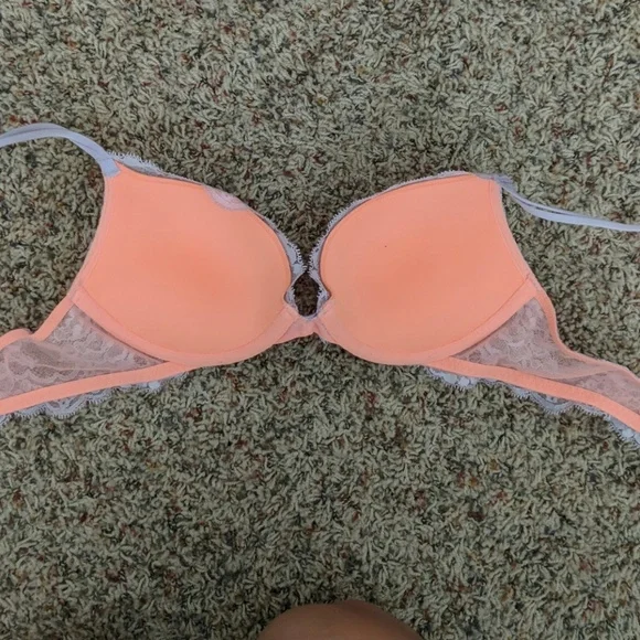 Victoria's Secret Push Up Bra - Picture 5 of 8